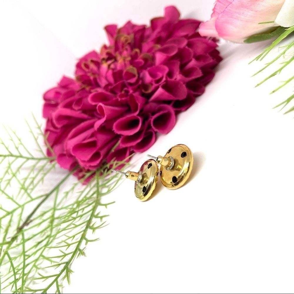 VINTAGE⚜️ORNATE Golden Medallion Button Stud Earrings - Picture 6 of 8
